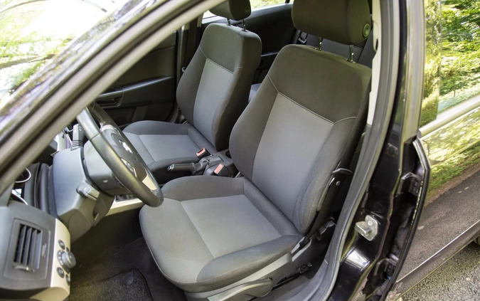 Opel Astra cena 18000 przebieg: 169900, rok produkcji 2008 z Orzesze małe 379
